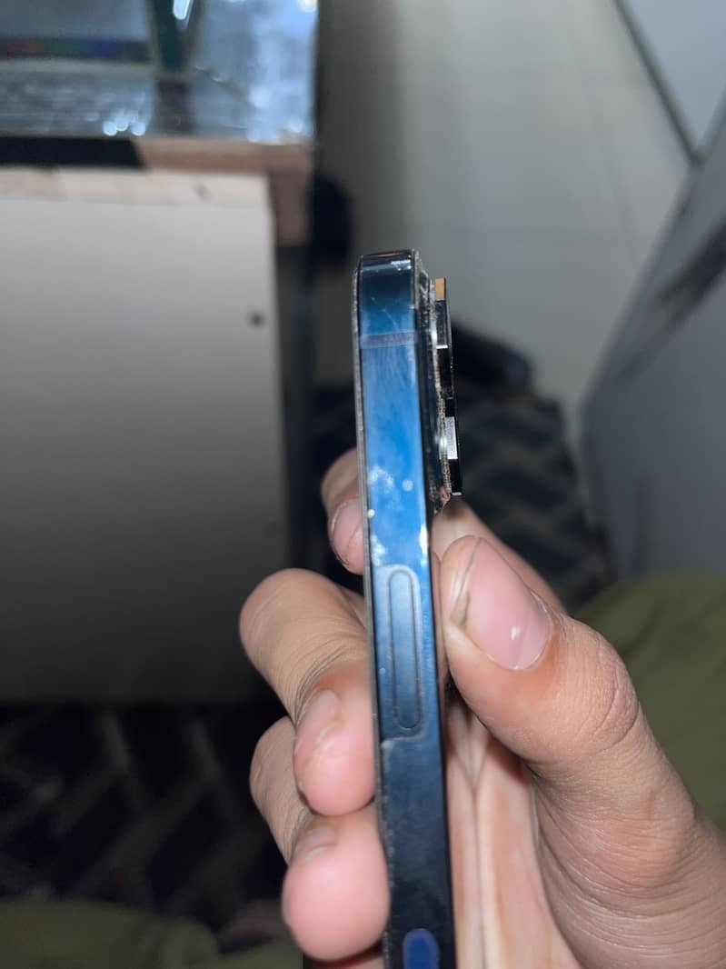 Apple iPhone 13 1