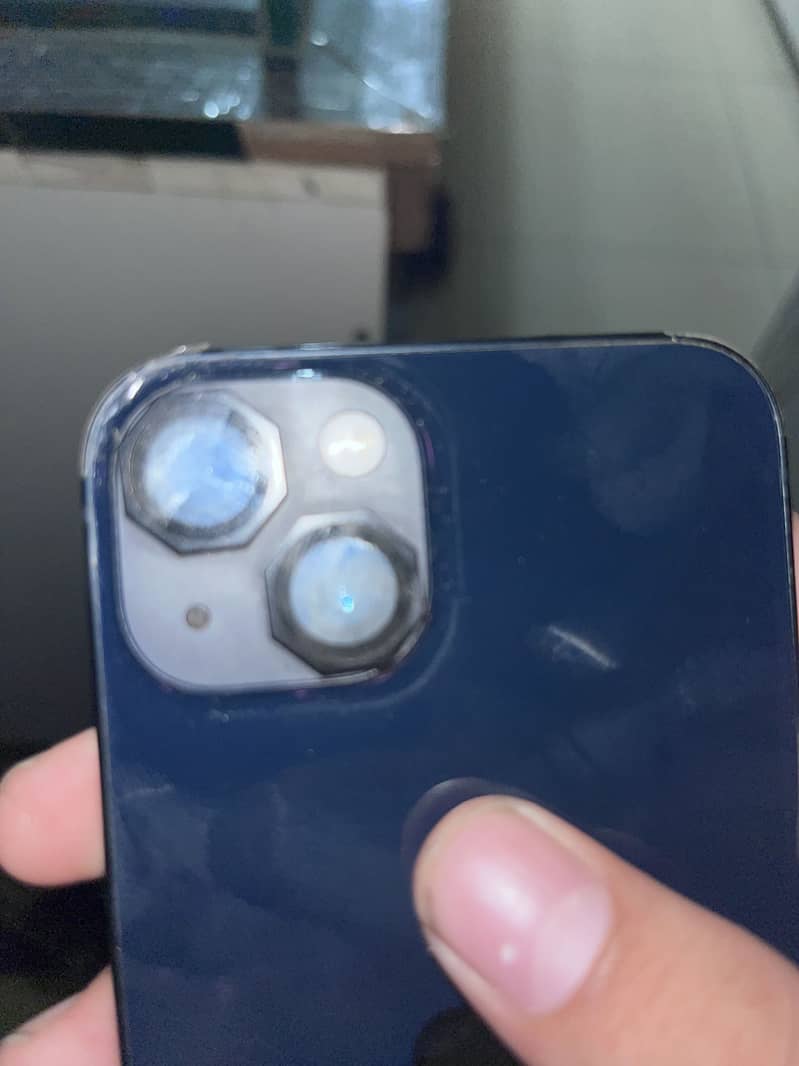 Apple iPhone 13 2