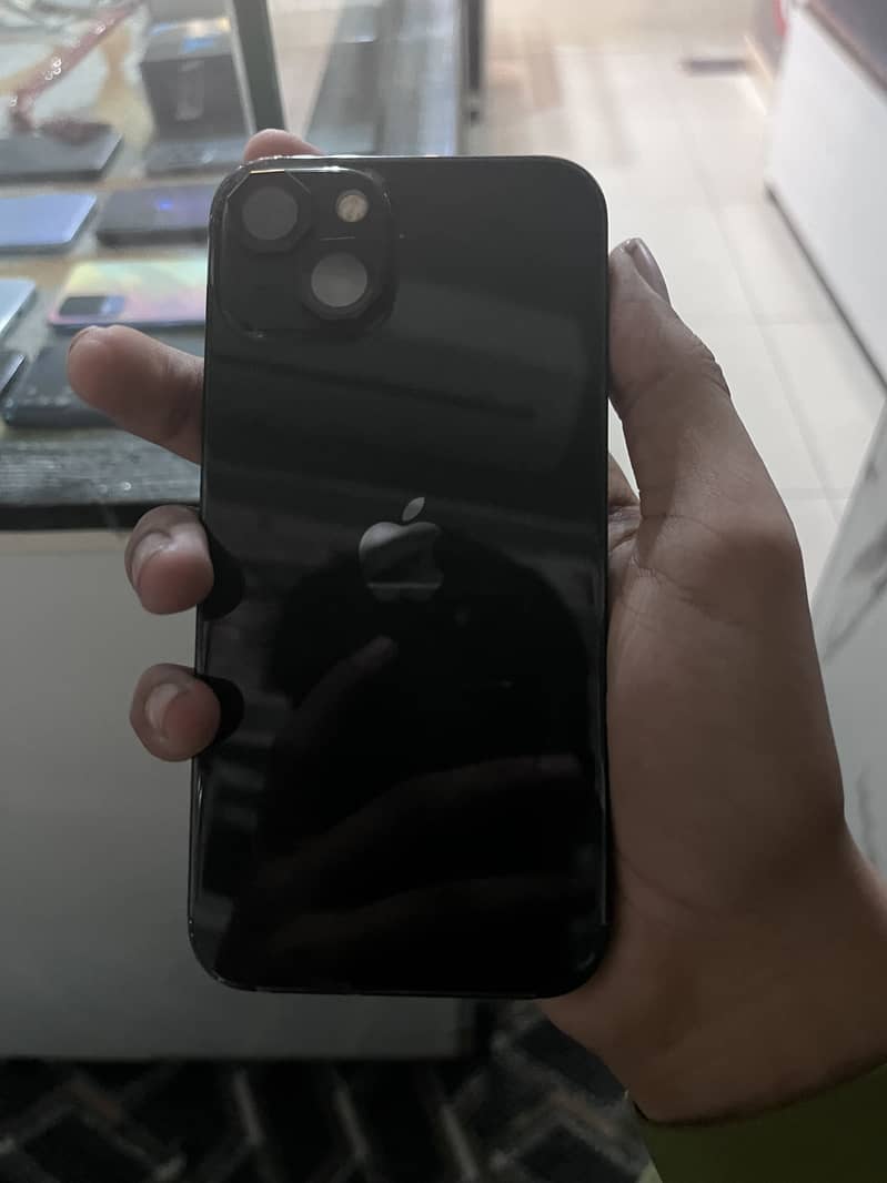 Apple iPhone 13 6