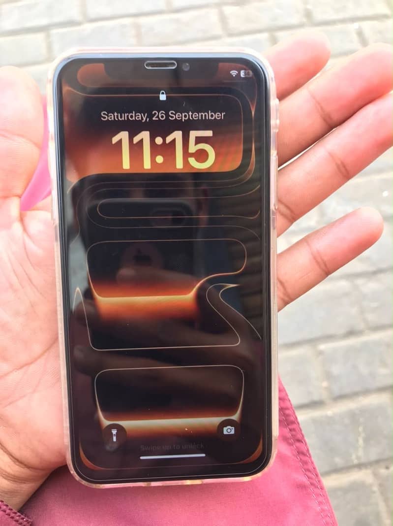 Apple iPhone X 4