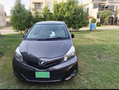 Toyota Vitz in Gun Metallic Grey