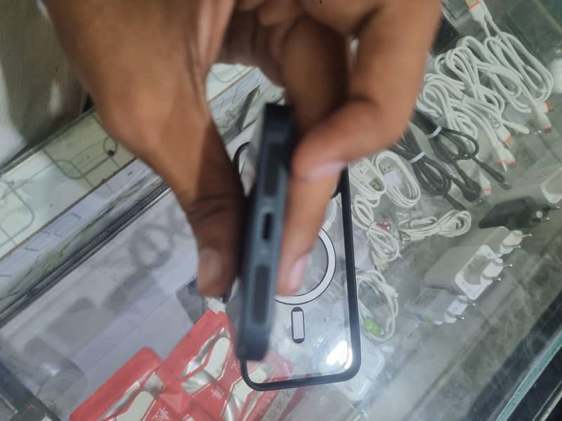 Apple iPhone 14 3