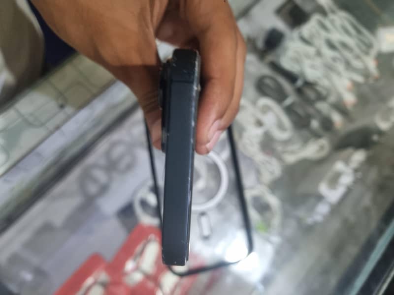 Apple iPhone 14 5