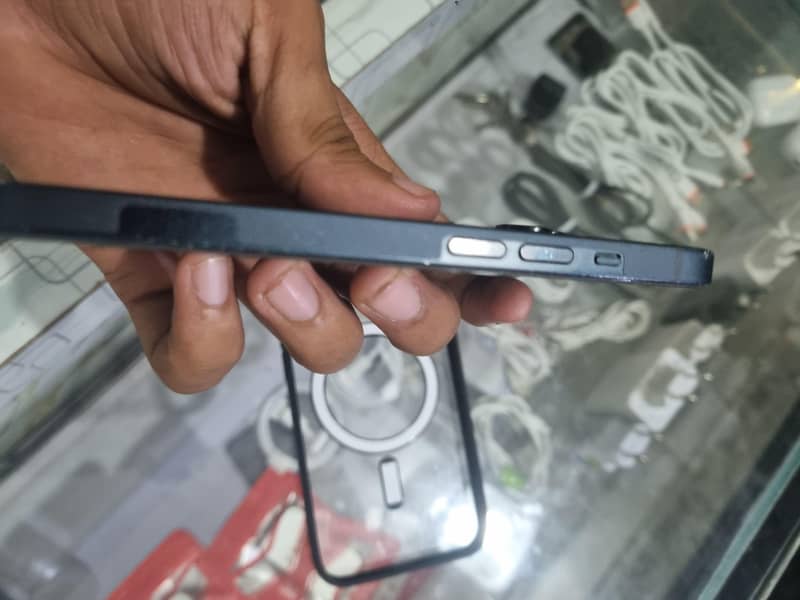 Apple iPhone 14 6