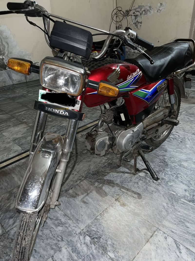 CD 70 2013 model first owner 1