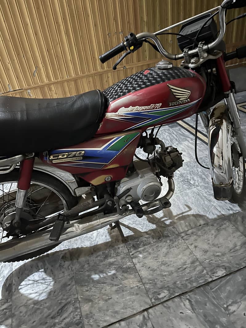 CD 70 2013 model first owner 6