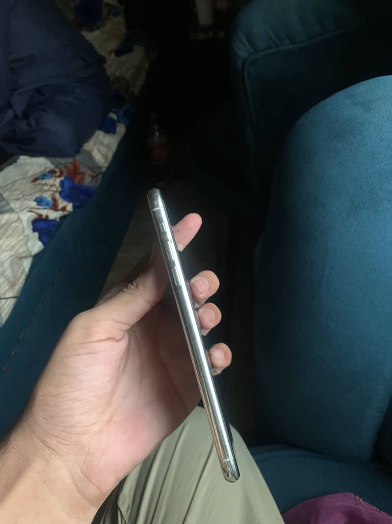 Apple iPhone 11 Pro Max 1
