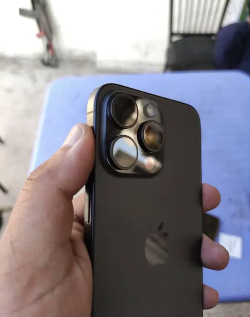 iPhone 15 pro max 1
