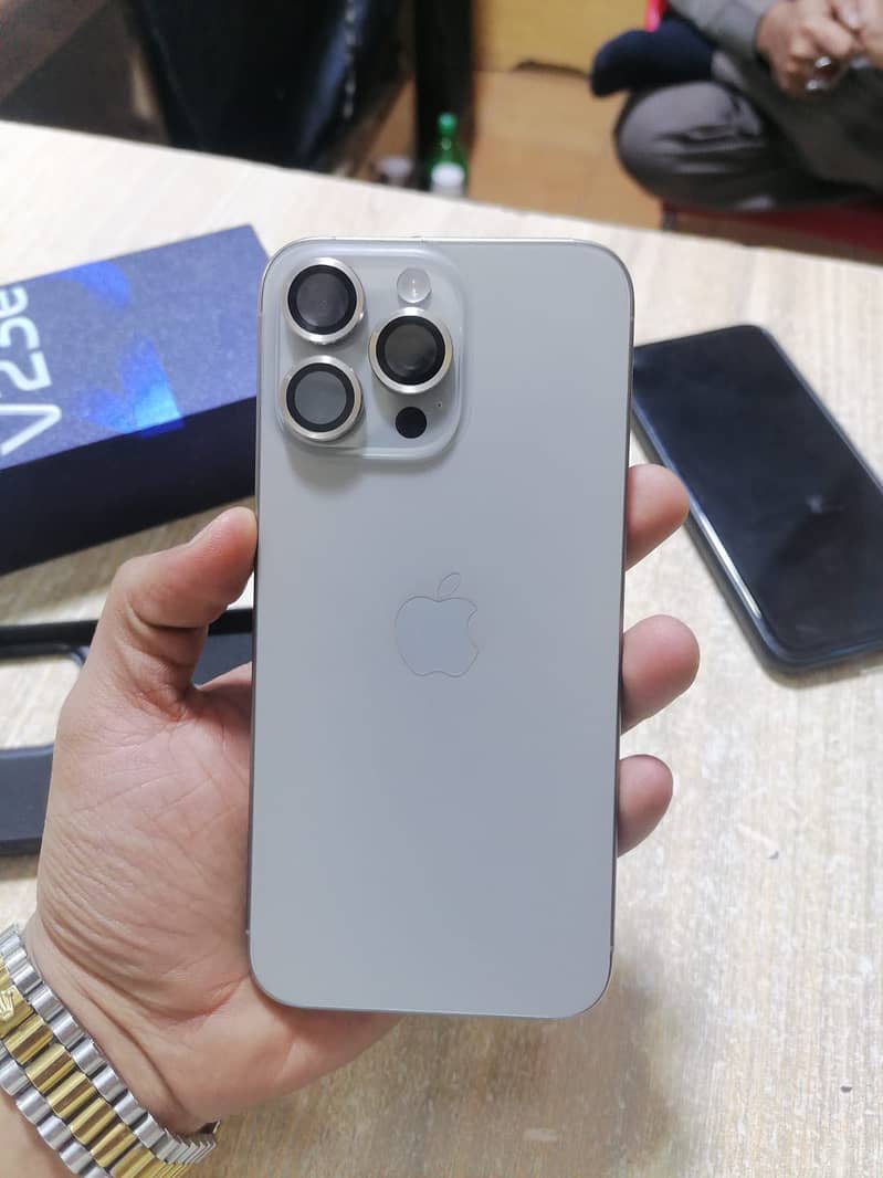 iphone 15 pro max 2