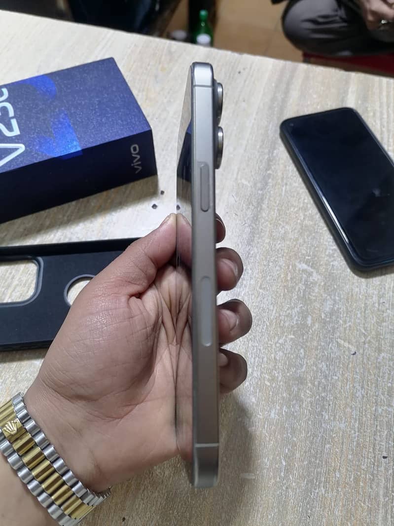 iphone 15 pro max 3