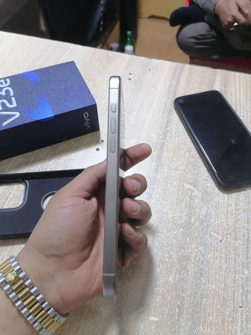 iphone 15 pro max 6