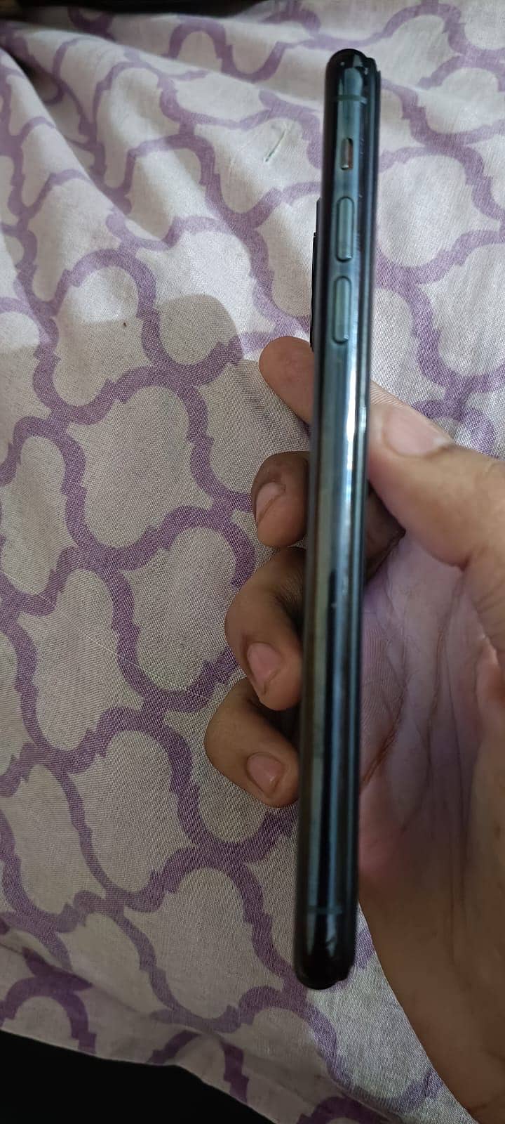 Apple iPhone 11 Pro Max 4