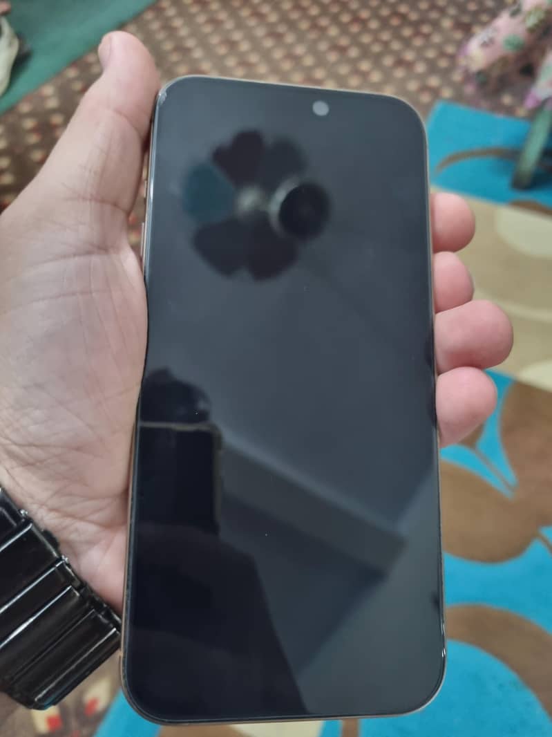 Apple iPhone 16 Pro Max 3