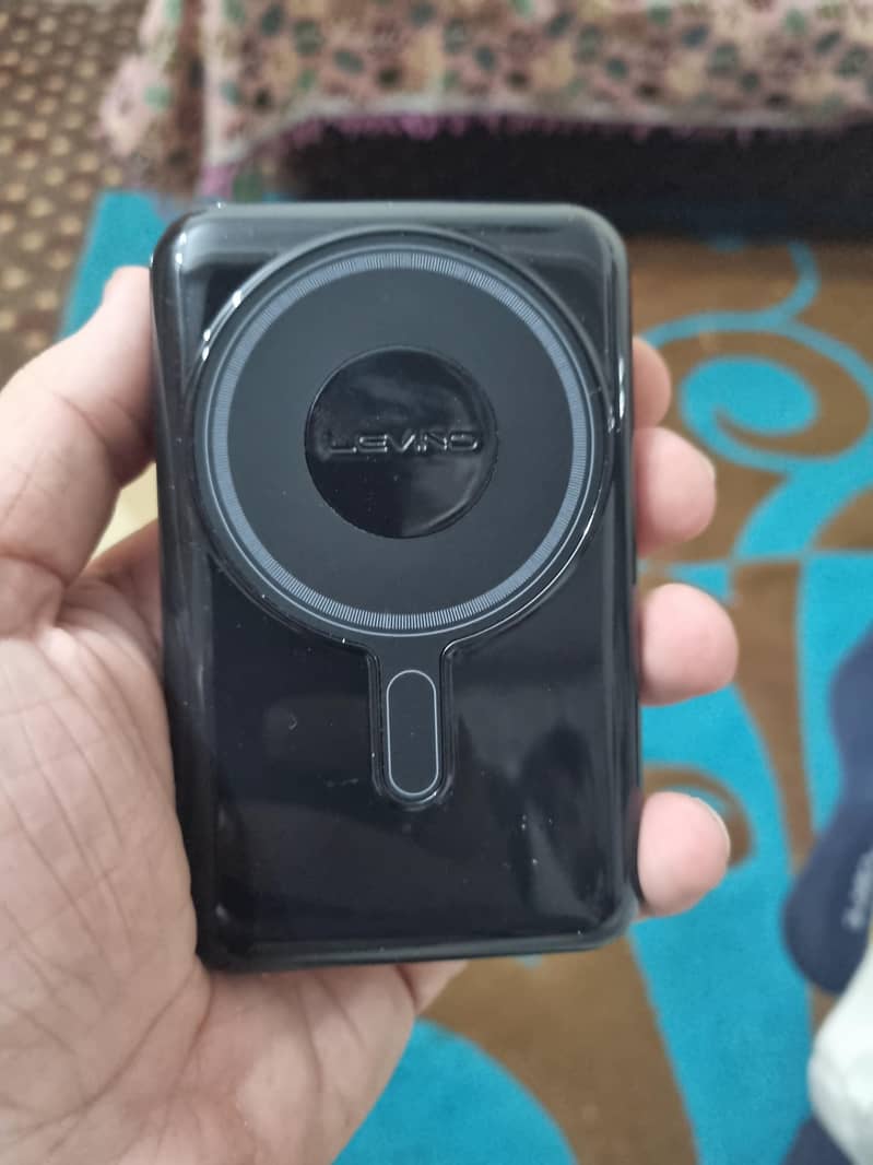 Apple iPhone 16 Pro Max 6