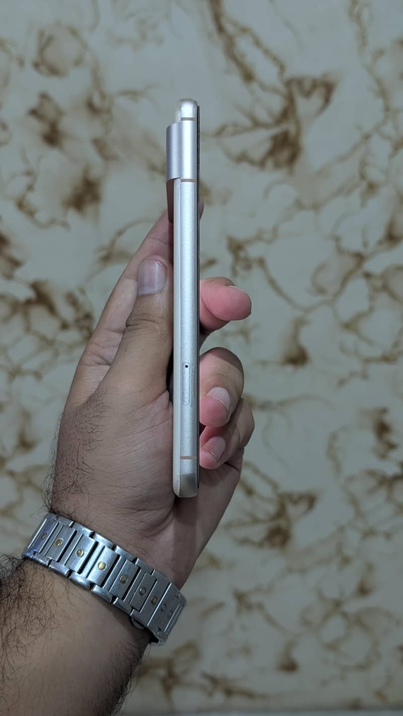 Google Pixel 8 2