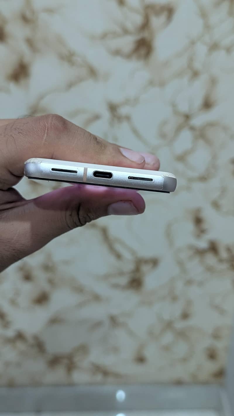 Google Pixel 8 3