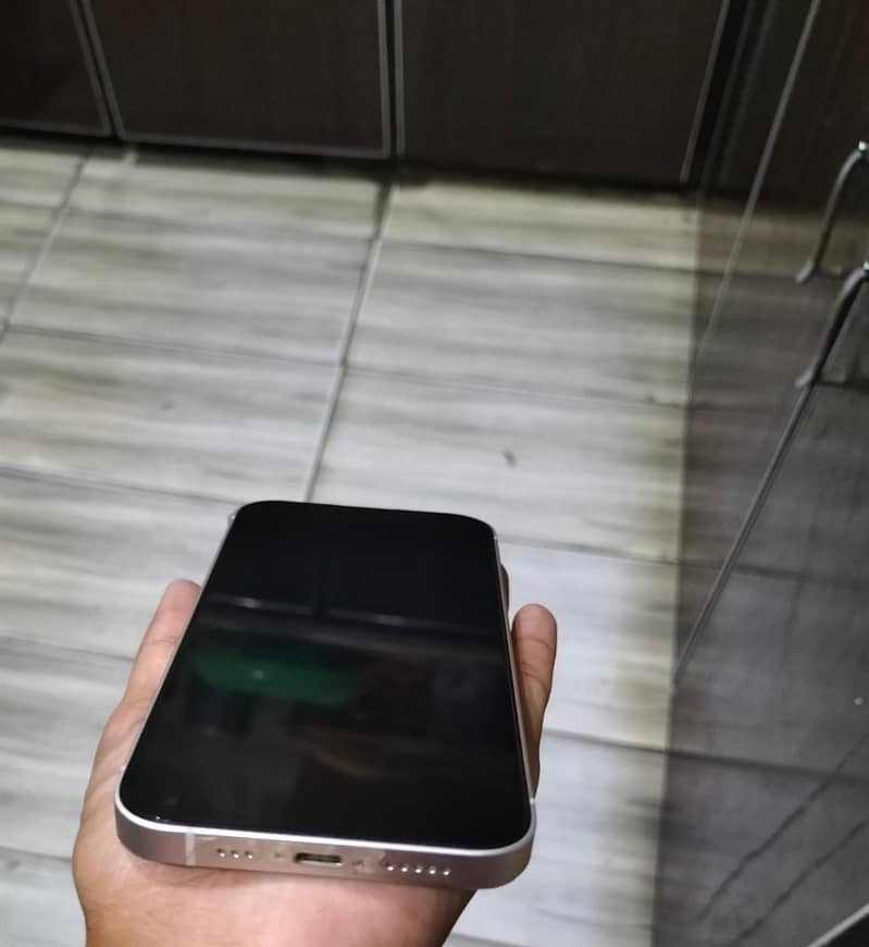 Apple iPhone 13 1