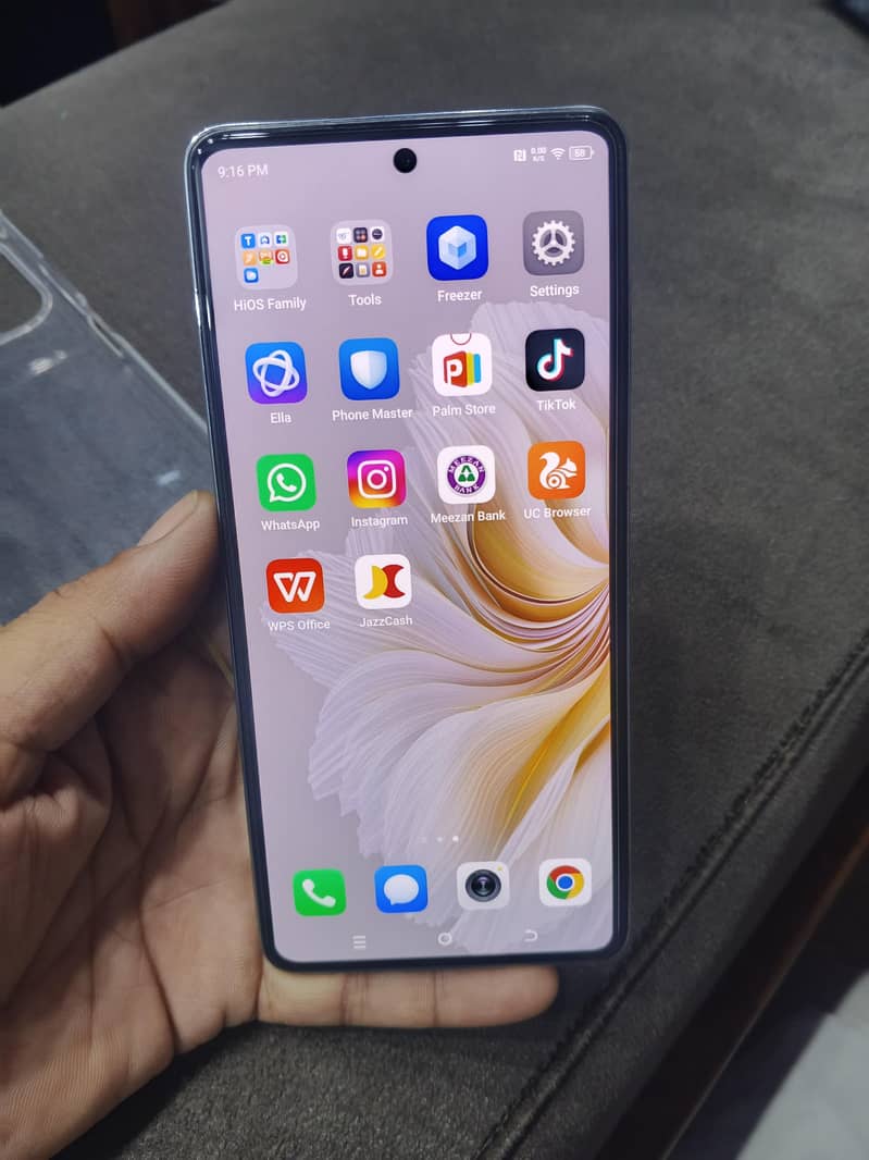Tecno CAMON 20 2