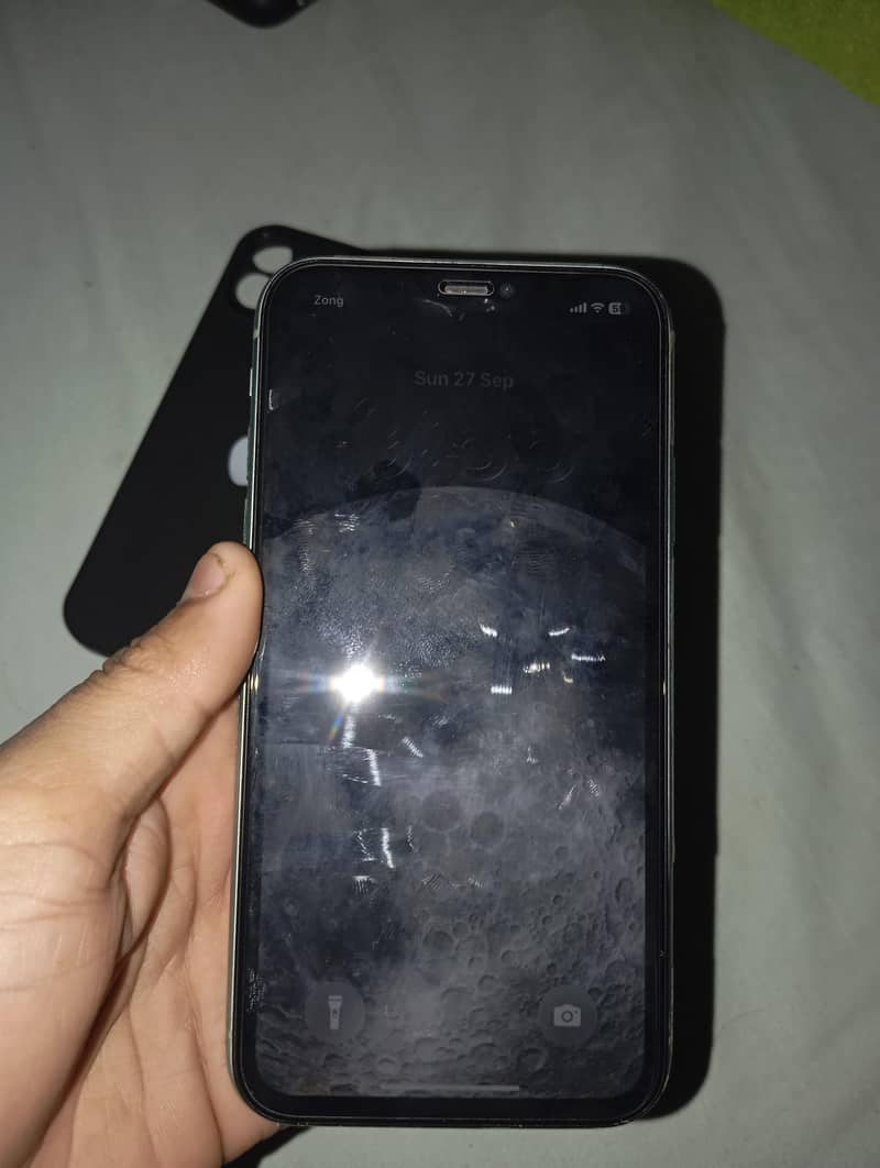 Apple iPhone 11 0