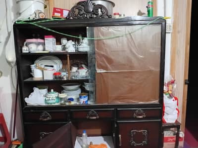 wooden showcase large size condition 10/10