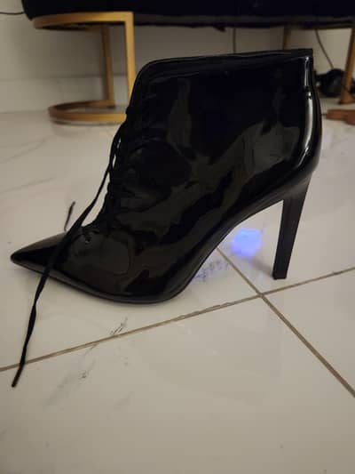 its zara brand new boots size is 38