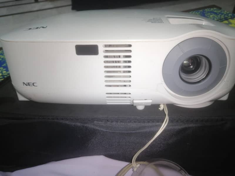 NEC  Projector Multimedia 0
