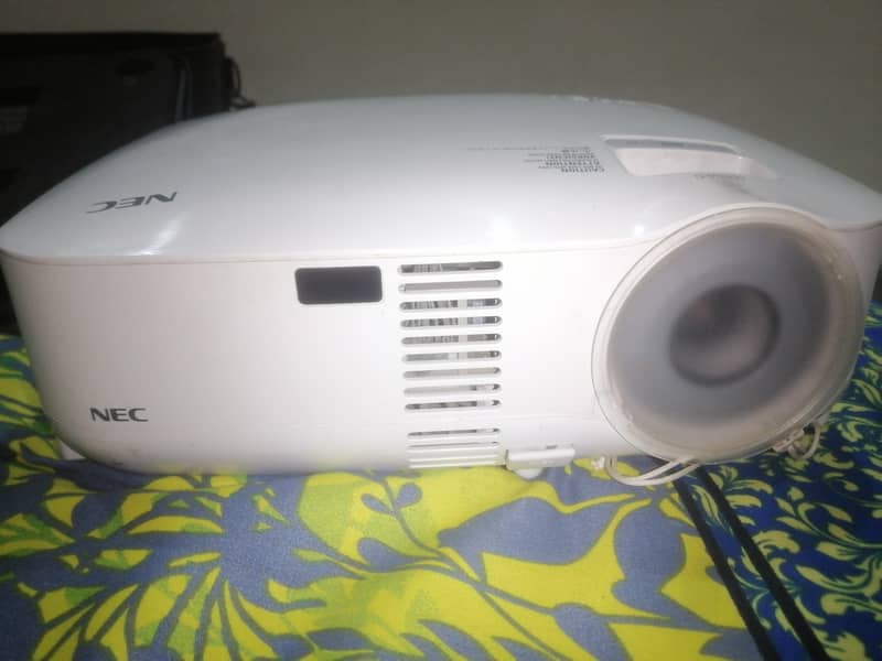 NEC  Projector Multimedia 4