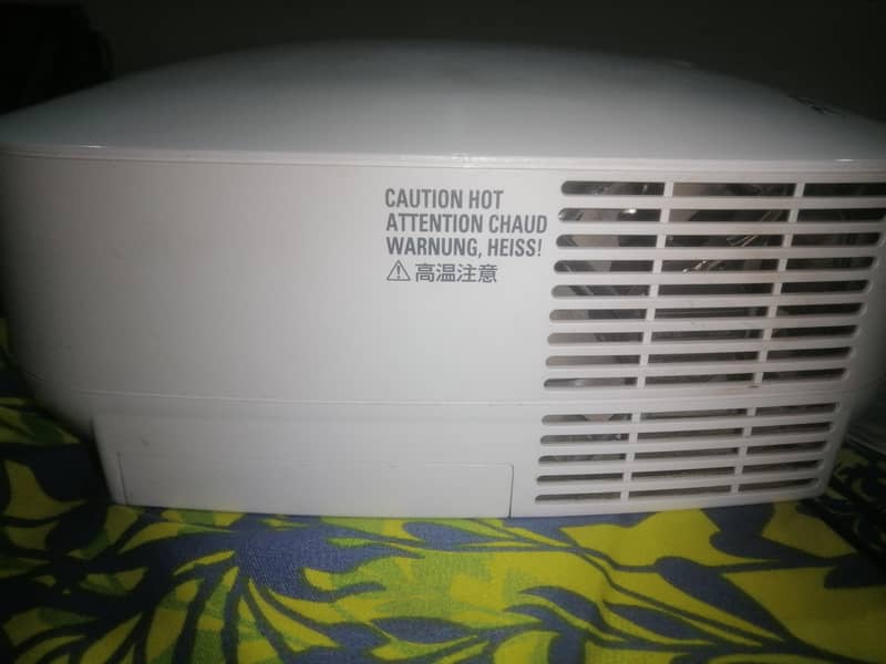 NEC  Projector Multimedia 8