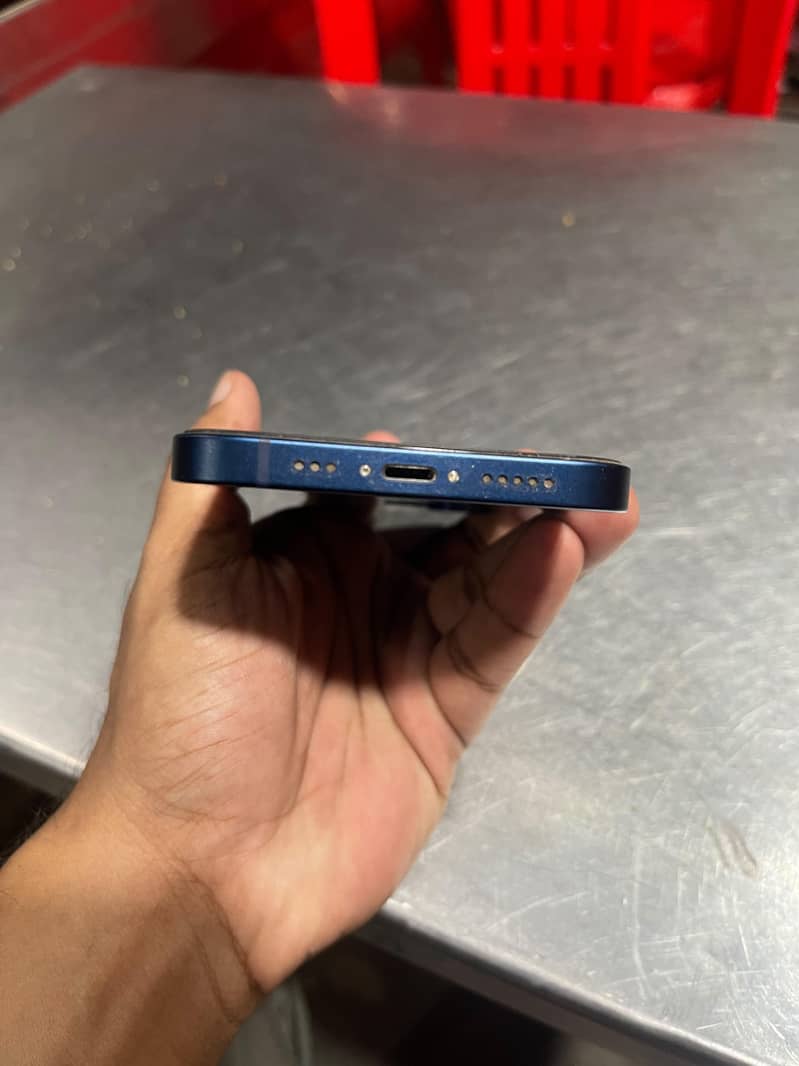 Apple iPhone 12 3