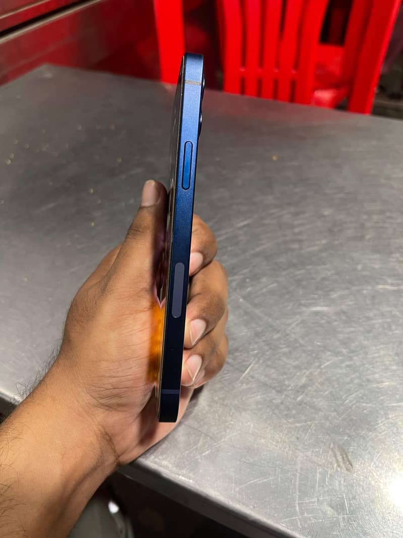 Apple iPhone 12 5