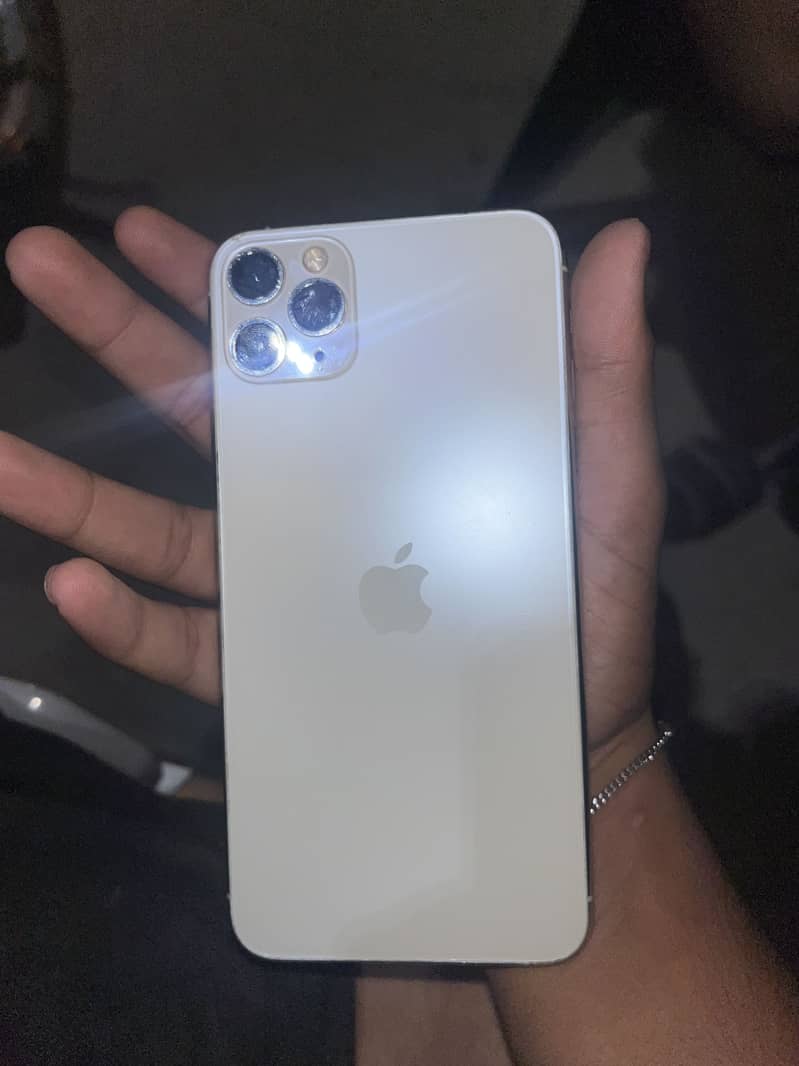 Apple iPhone 11 Pro Max 2