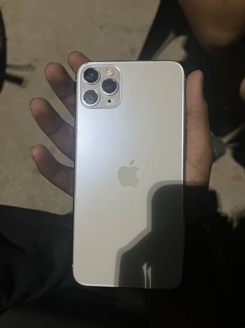 Apple iPhone 11 Pro Max 4