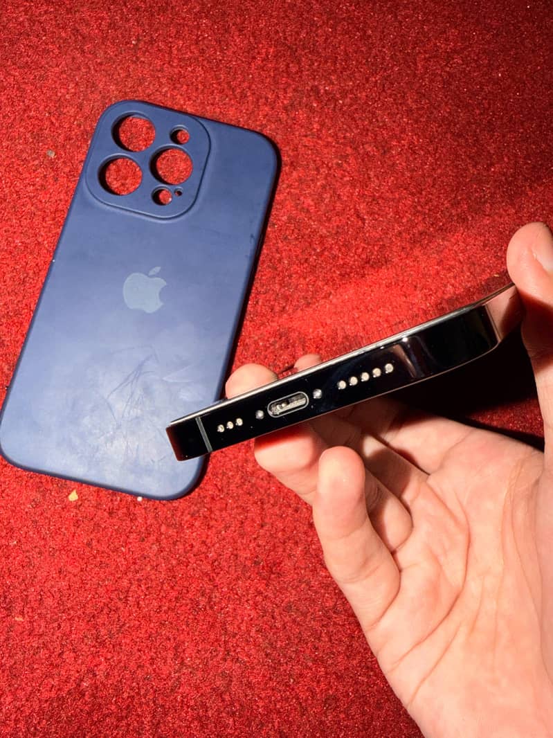 Apple iPhone 14 Pro 2