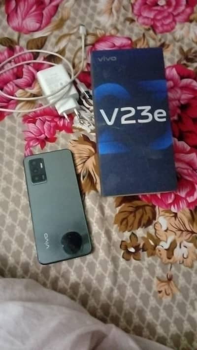 vivo v23e  8+4  256 box charger available