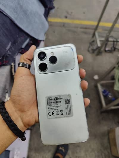 Tecno Spark 40 6+4/128 complete box