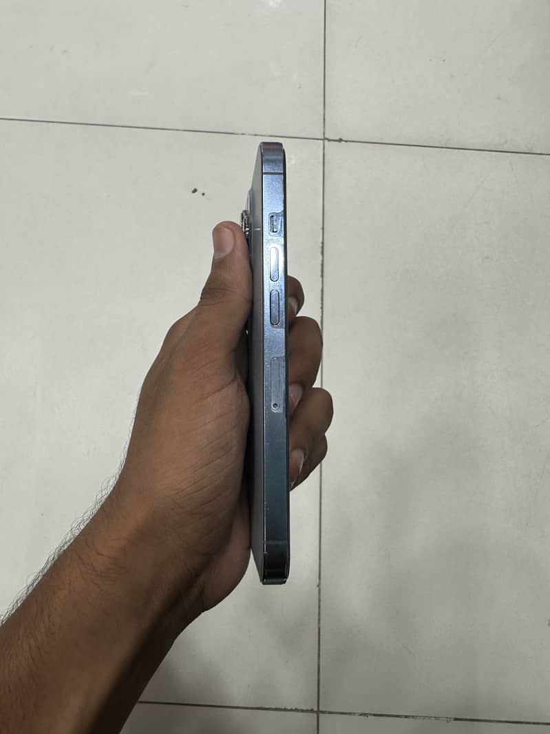 Apple iPhone 13 Pro Max 2