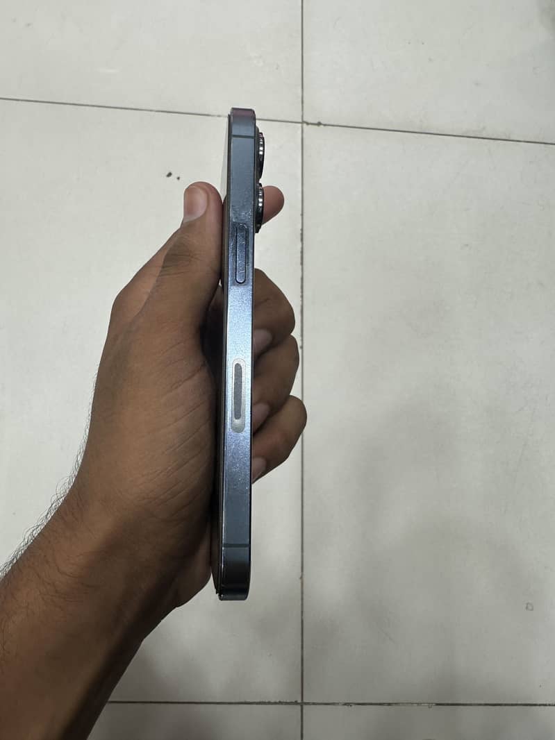 Apple iPhone 13 Pro Max 4