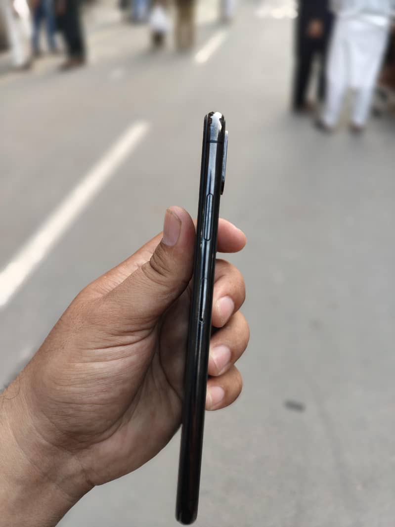 iPhone XS Max 5