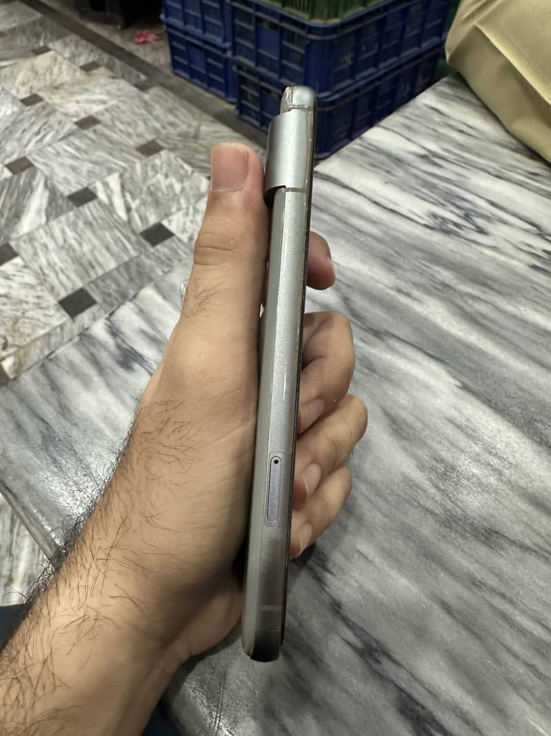 Google Pixel 8 5