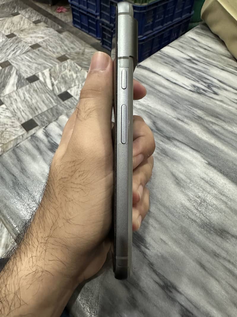 Google Pixel 8 6
