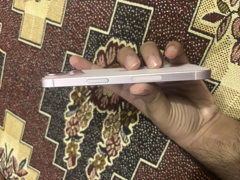 Apple iPhone 15 3