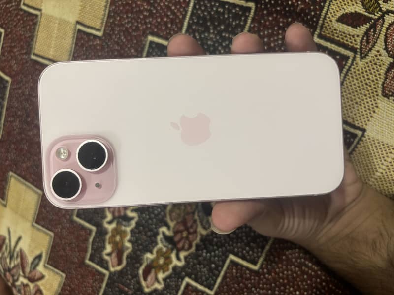 Apple iPhone 15 4