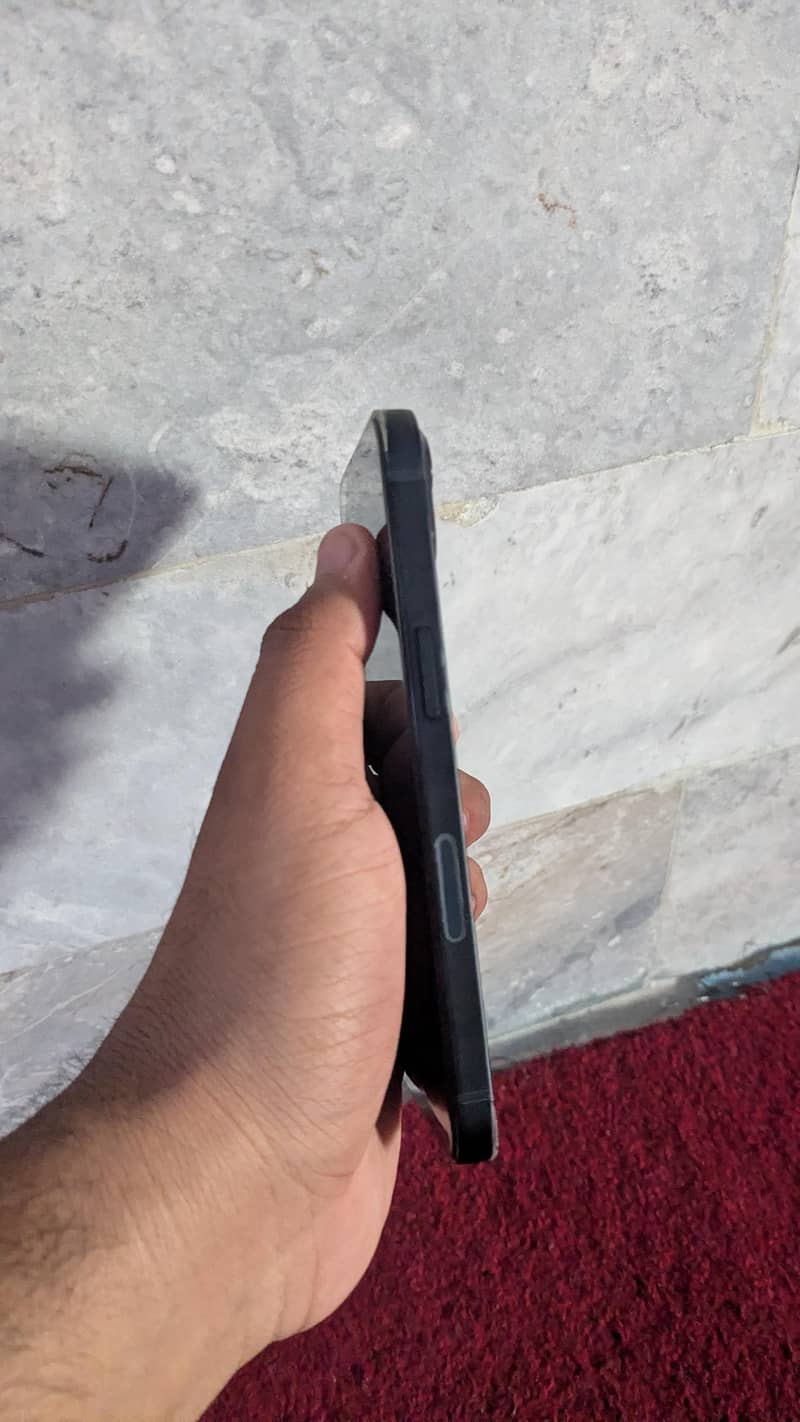 Apple iPhone 13 3