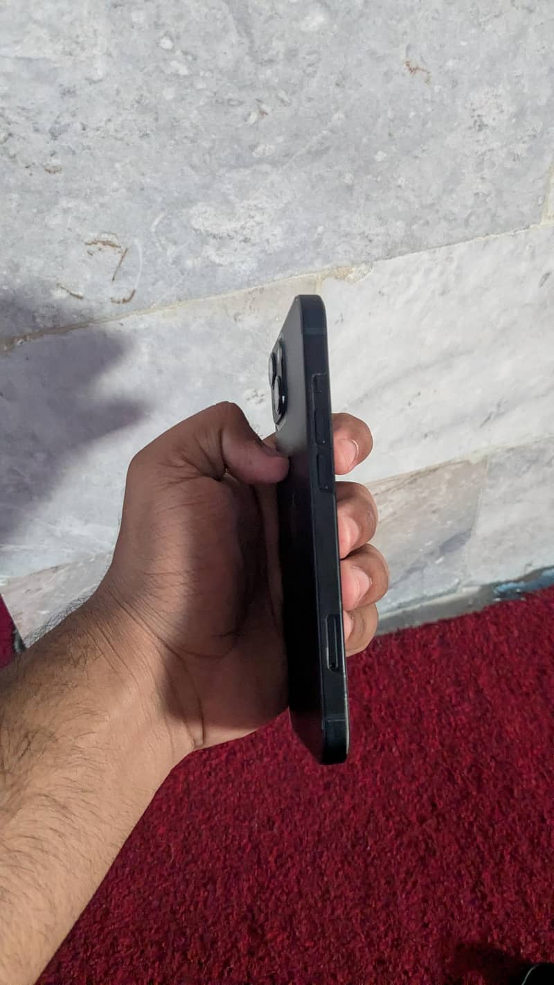 Apple iPhone 13 6