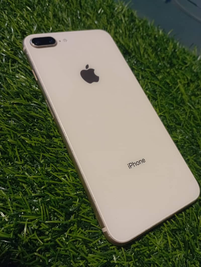 Apple iPhone 8 Plus 0