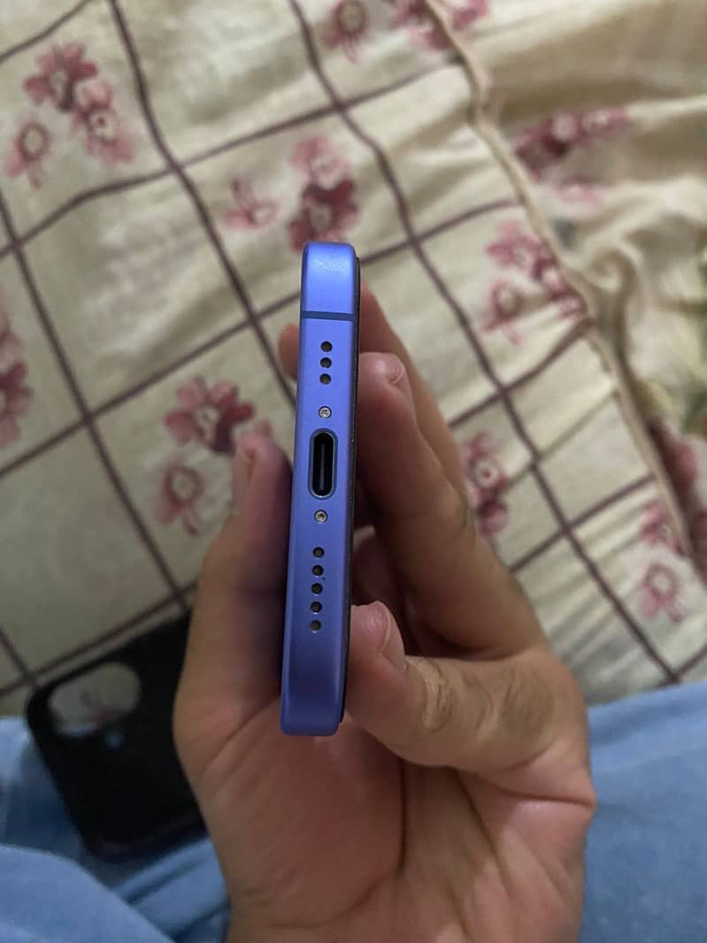 Apple iPhone 16 2