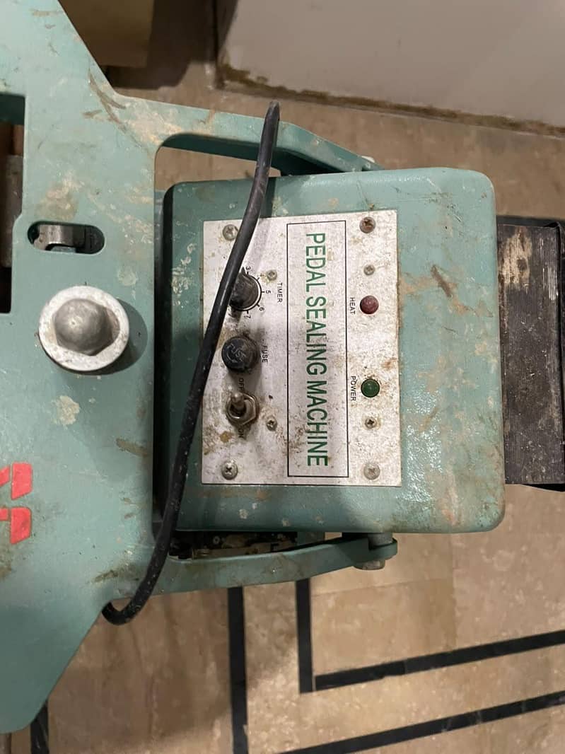 Sealing/packing machine 5
