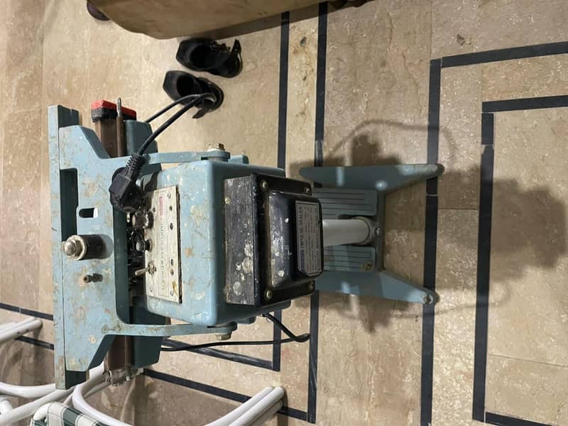 Sealing/packing machine 10