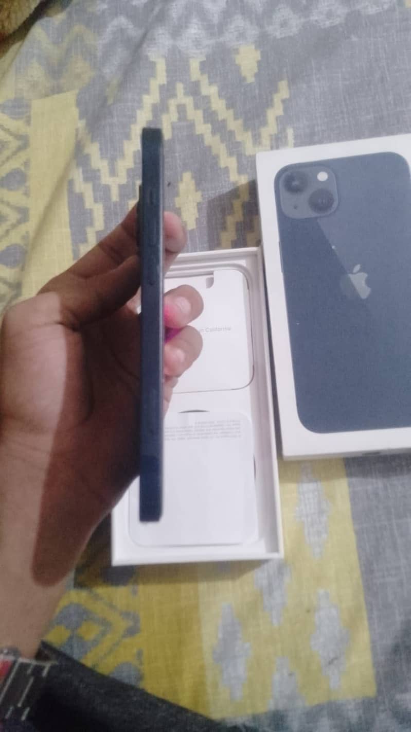 Apple iPhone 13 1