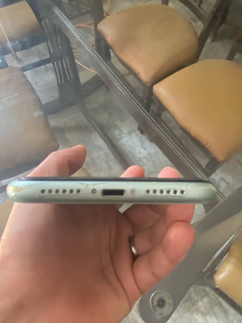 Apple iPhone 11 9